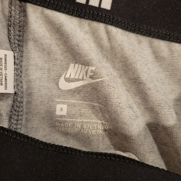 Nike Gray Leg a See High Waisted Sportswear Performance Leggings Small Elastic - Picture 9 of 10